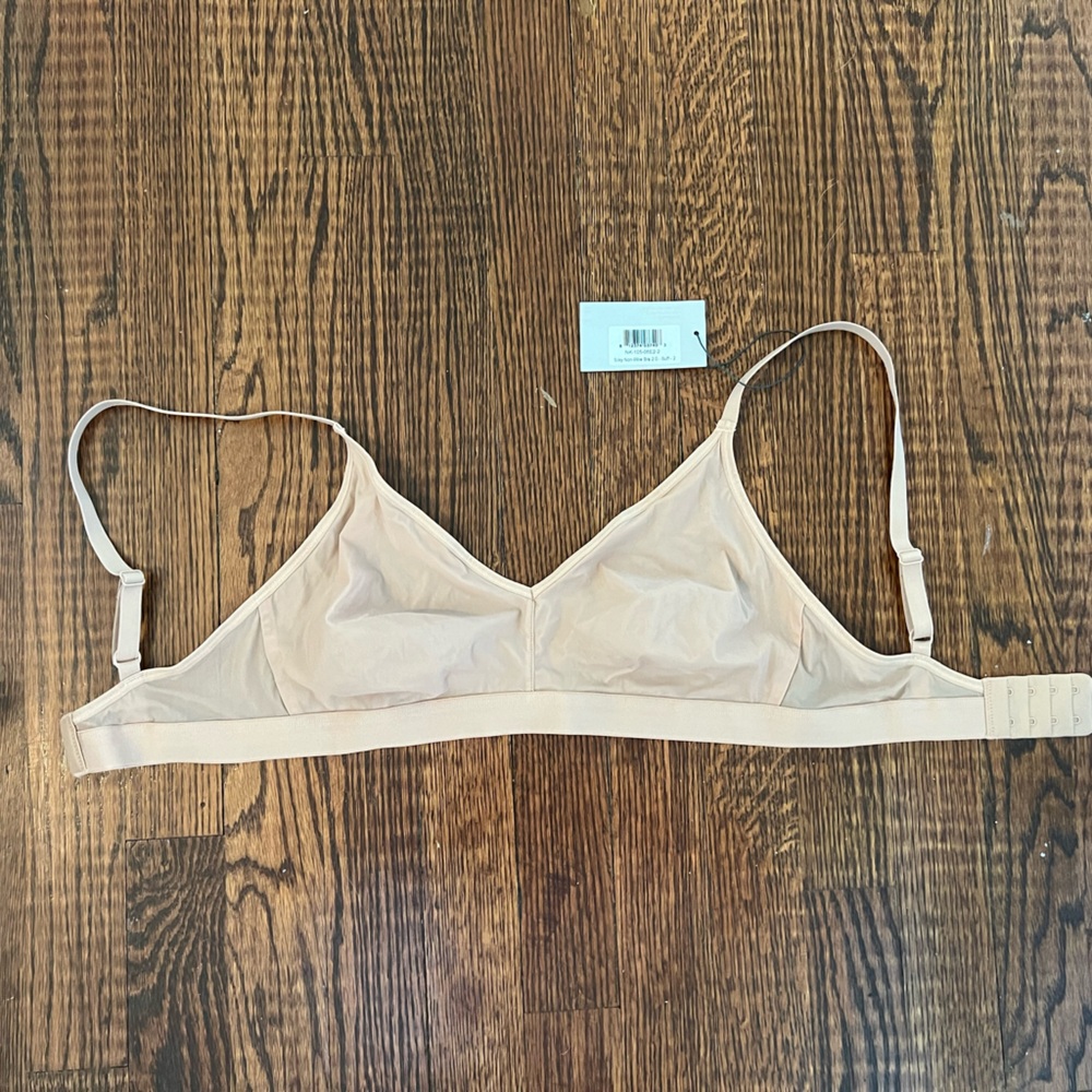 Negative silky non-wire bra in buff